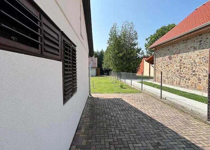 بيت للعطل Hibiscus *